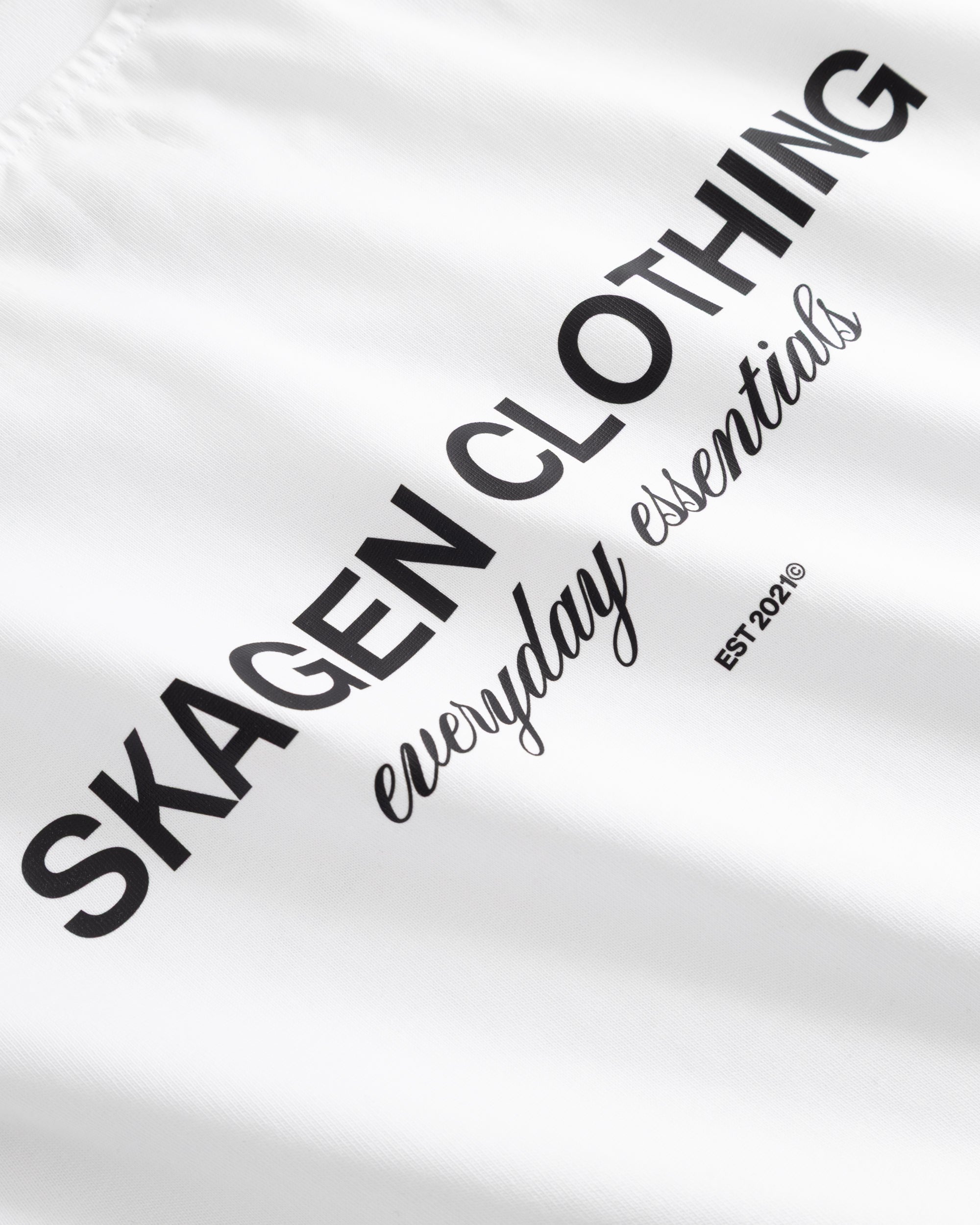 Everyday Essential Raglan Longsleeve White